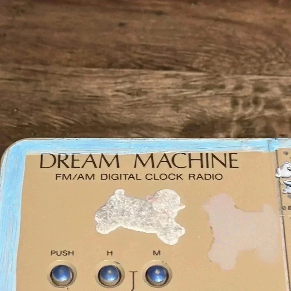 VTG SONY Dream Machine FM/AM Digital Model ICF-C2W Clock Radio - Tan - Retro g32